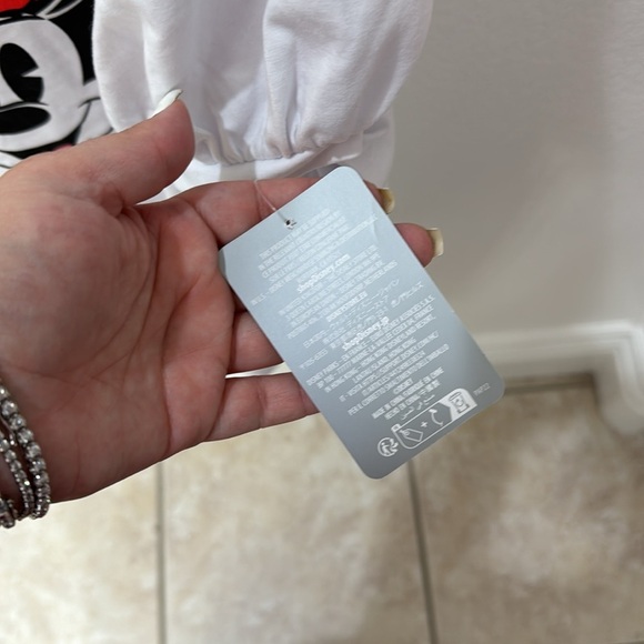 NEW Disney Mickey & Minnie Holiday Tee - Picture 5 of 9